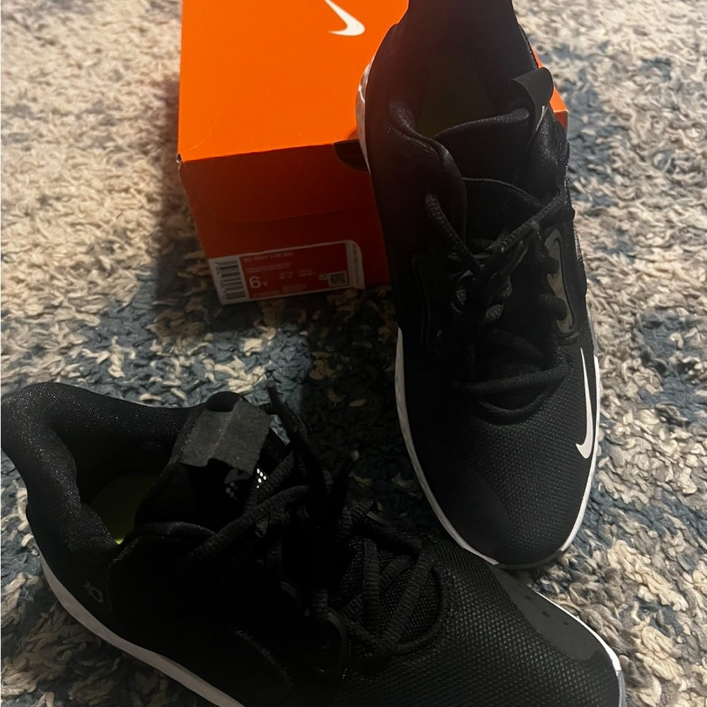 Nike Black and White Athletic Shoes (boys 6Y)